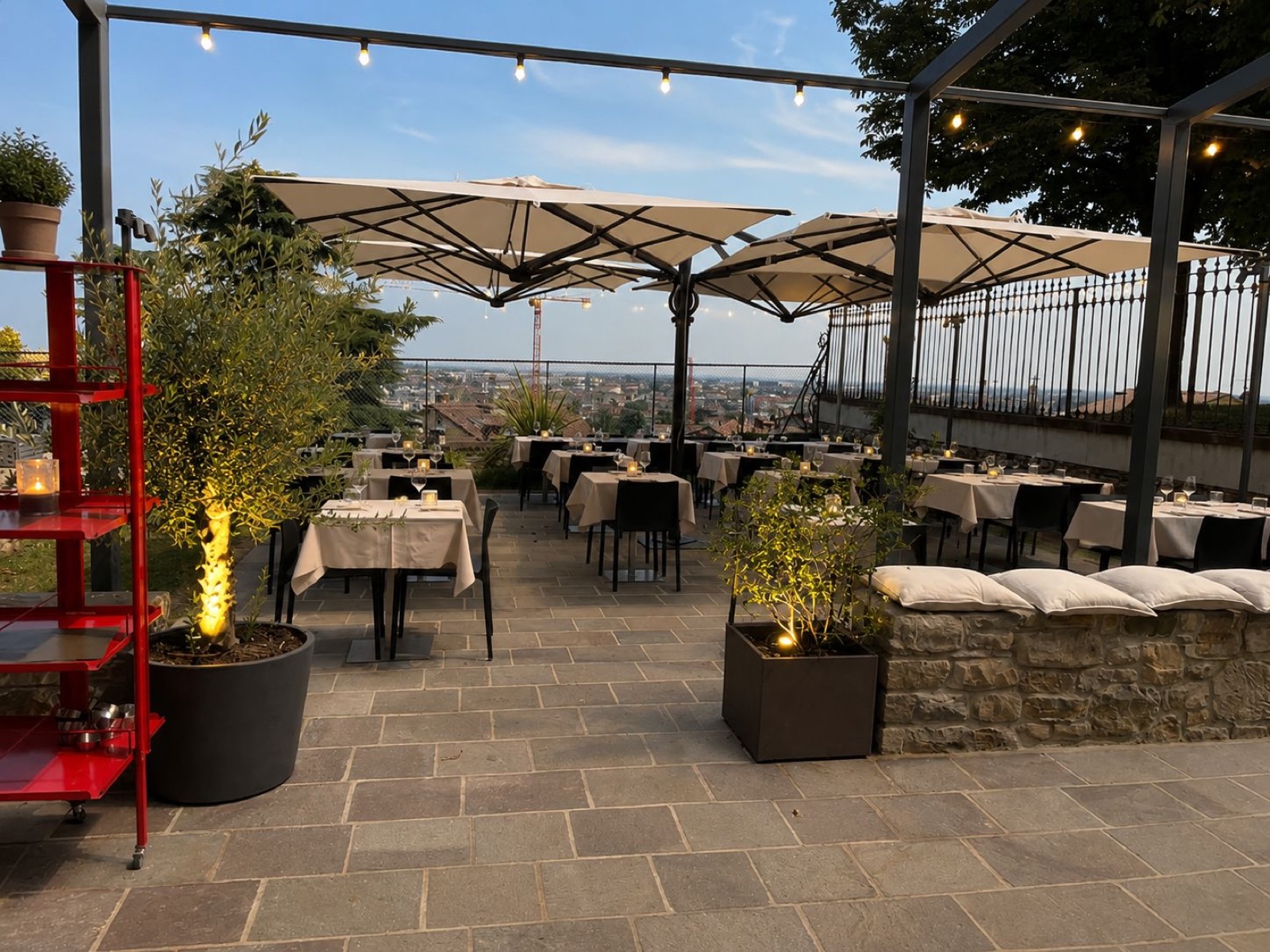 Tavoli della zona Ristorante Esterno